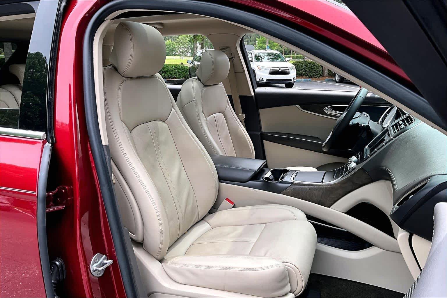 Used 2018 Lincoln MKX Reserve w/ Driver Assistance Package FWD image 9