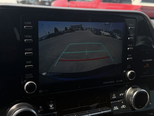 Used 2022 Toyota Highlander LE FWD image 16