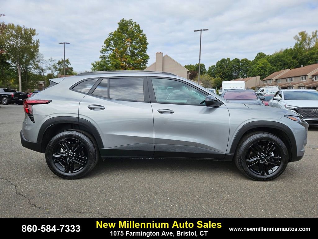Used 2025 Chevrolet Trax ACTIV w/ Driver Confidence Package image 6