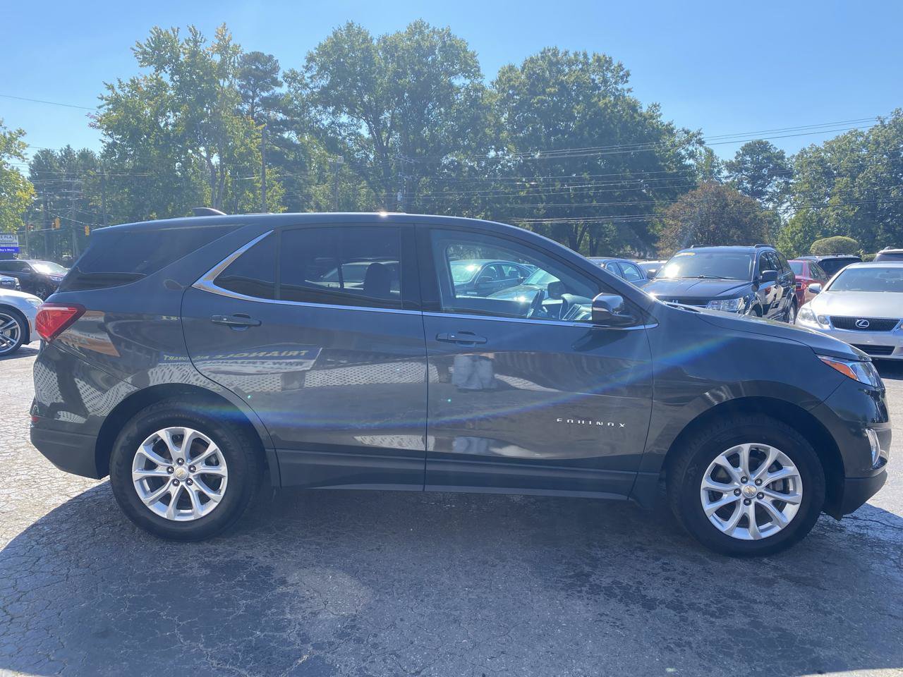 Used 2019 Chevrolet Equinox LT w/ Driver Convenience Package AWD/4WD image 4