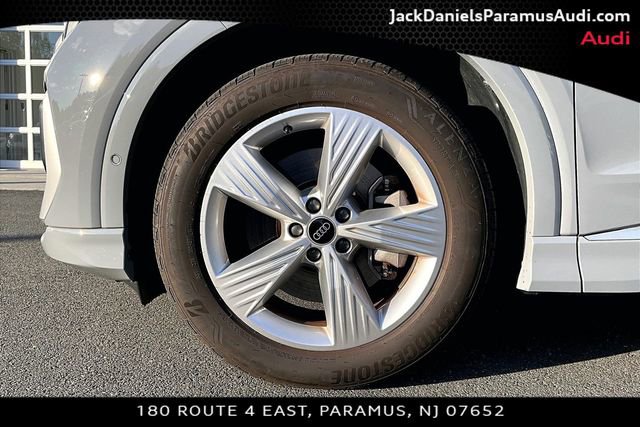 Used 2024 Audi Q4 e-tron Premium Plus AWD/4WD image 8