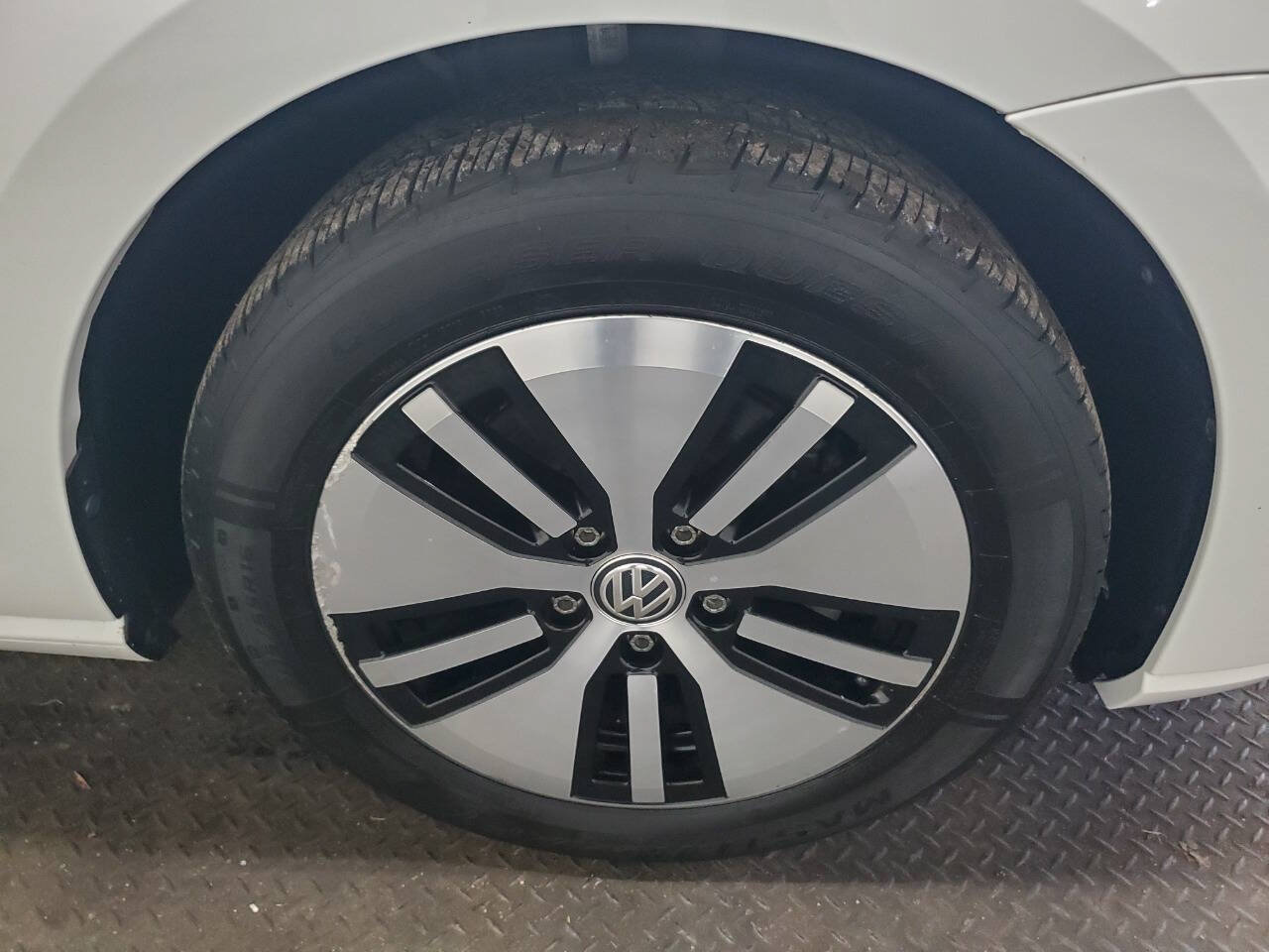 Used 2017 Volkswagen e-Golf SEL Premium FWD image 20