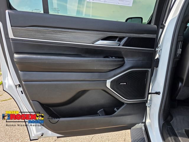 Used 2023 Jeep Wagoneer Series III w/ Preferred Equipment Group AWD/4WD image 34