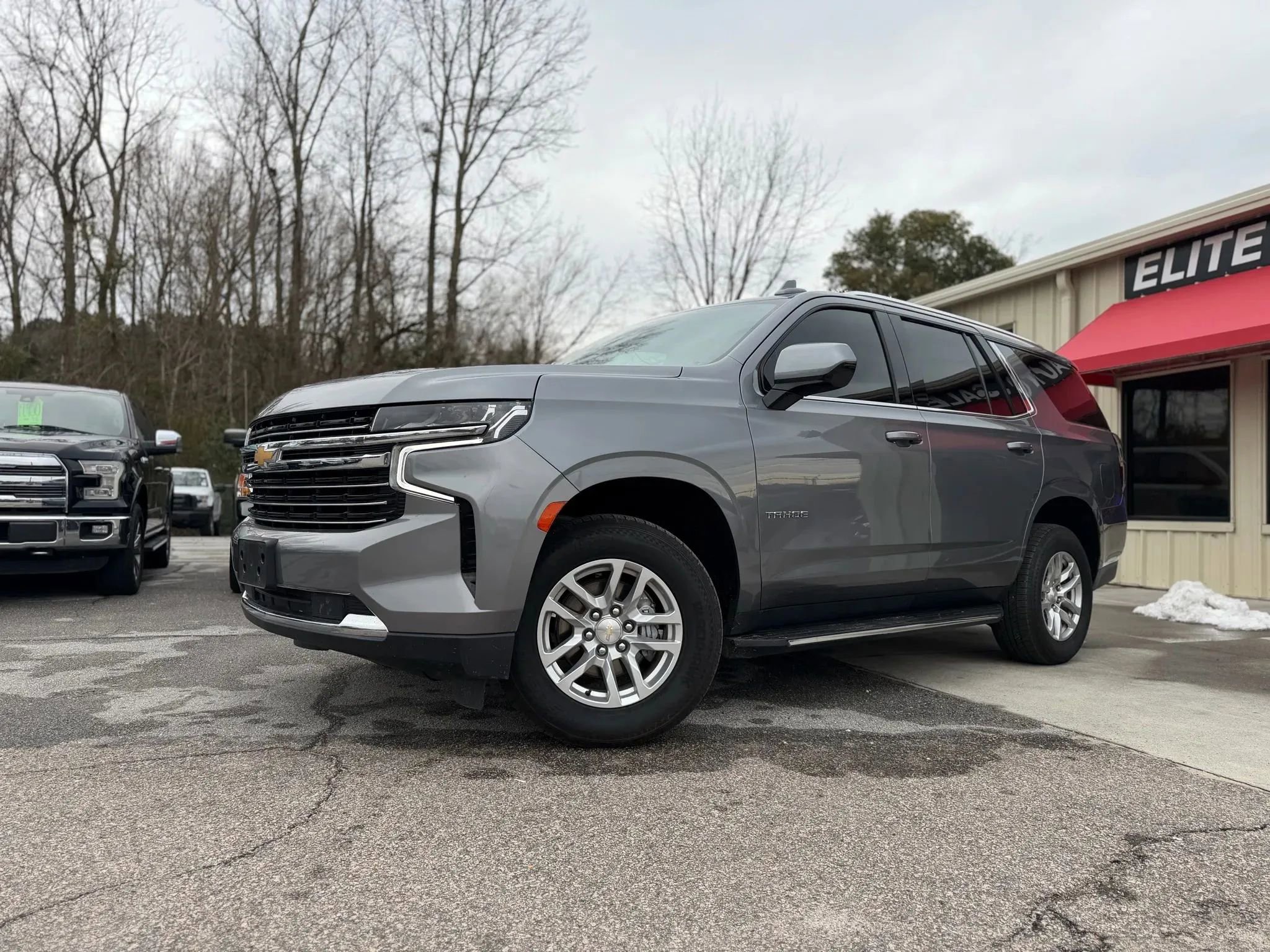 Used 2021 Chevrolet Tahoe LT image 3