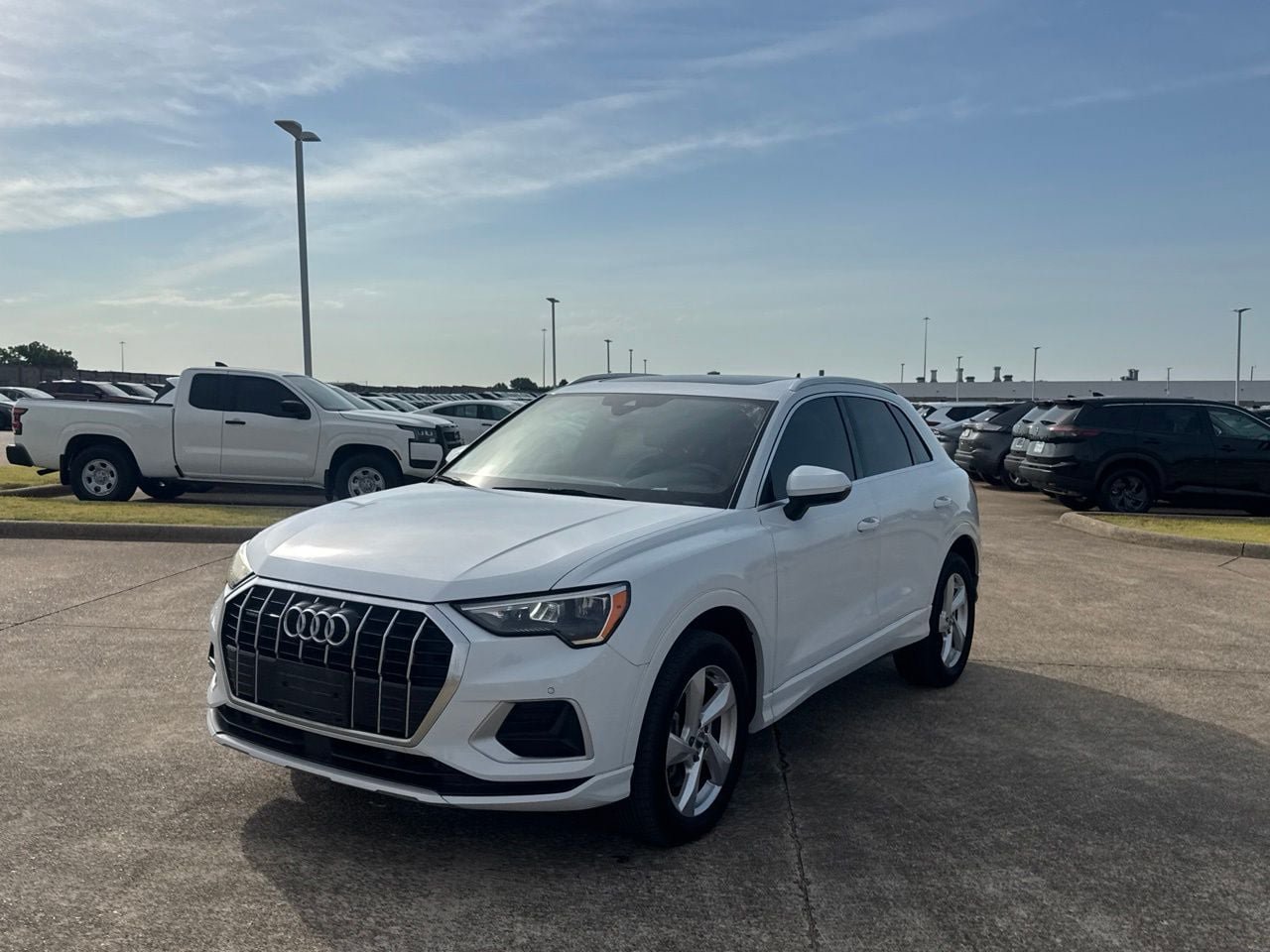 Used 2020 Audi Q3 2.0T Premium w/ Convenience Package AWD/4WD image 6