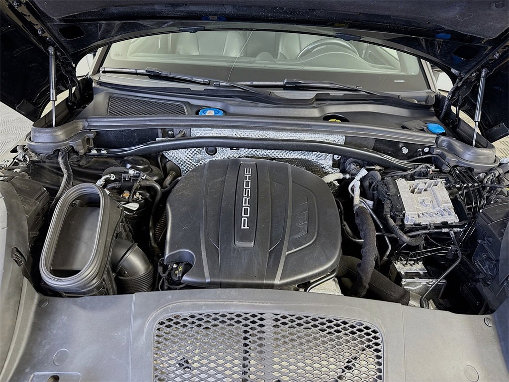 Used 2021 Porsche Macan image 35