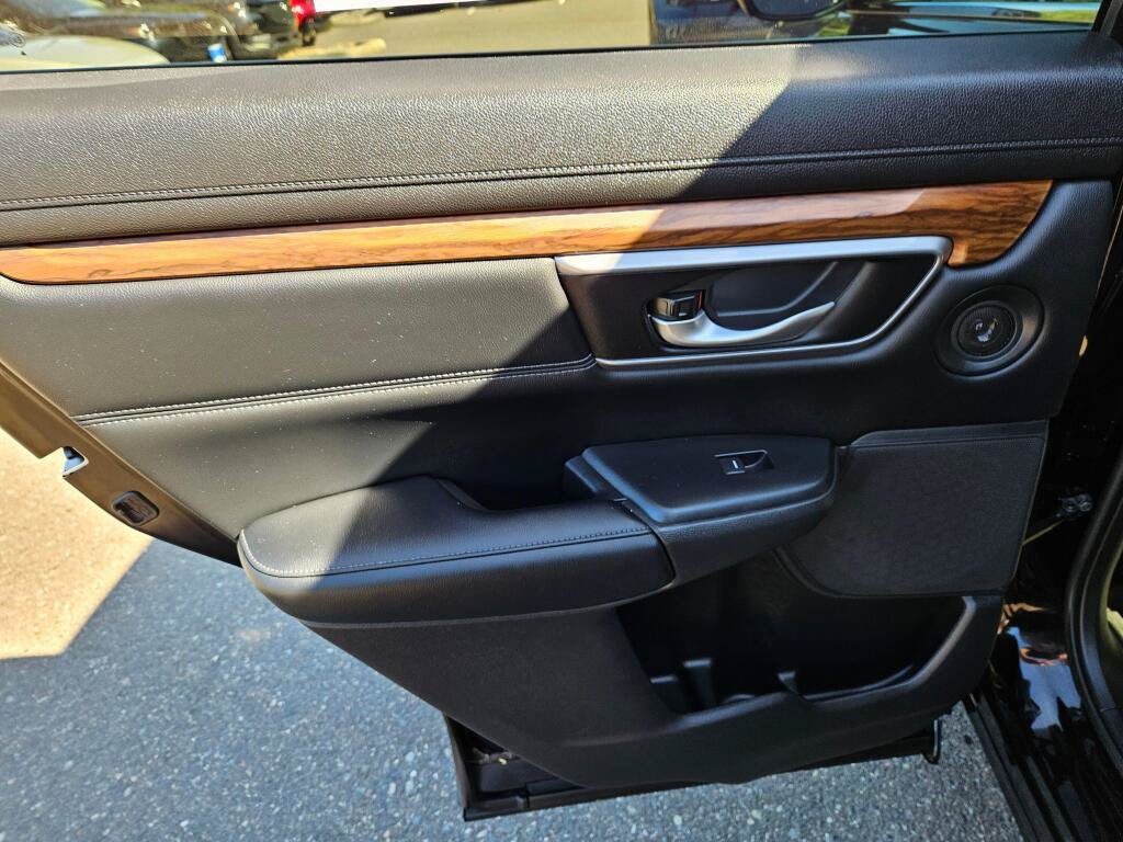Used 2017 Honda CR-V Touring image 15