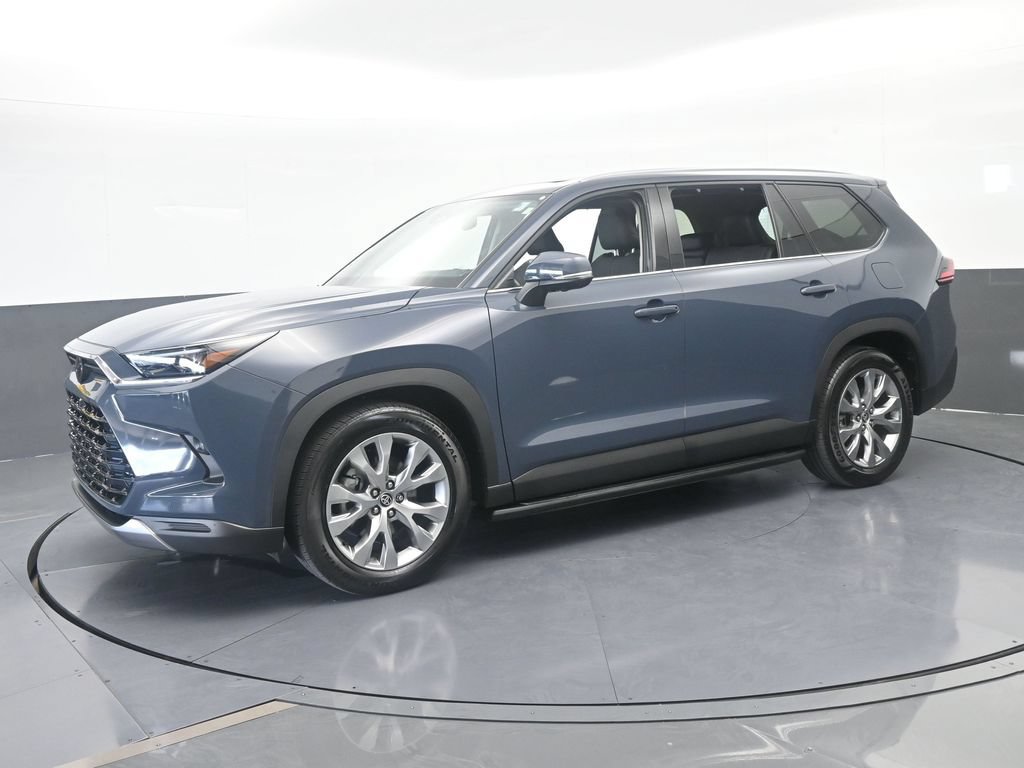 Used 2025 Toyota Grand Highlander FWD image 2