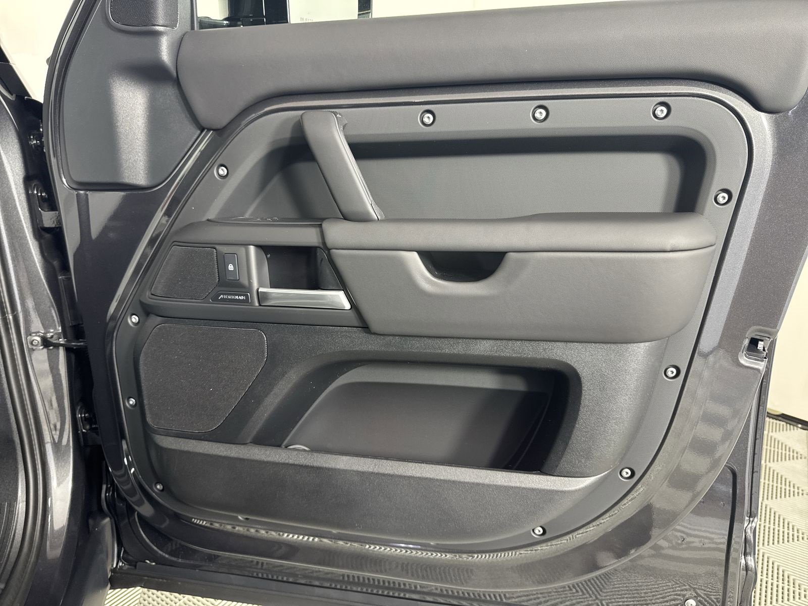 New 2025 Land Rover Defender 130 S image 33