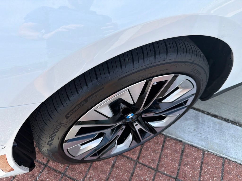 Used 2026 BMW 530i w/ Premium Package RWD image 11