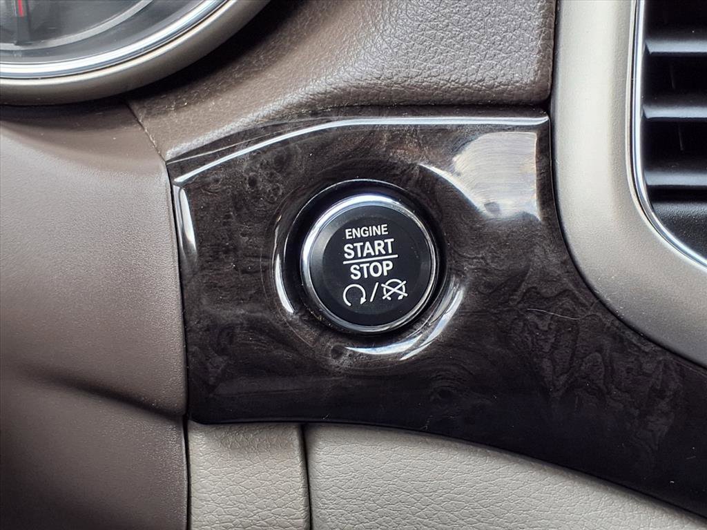 Used 2012 Jeep Grand Cherokee Laredo image 11