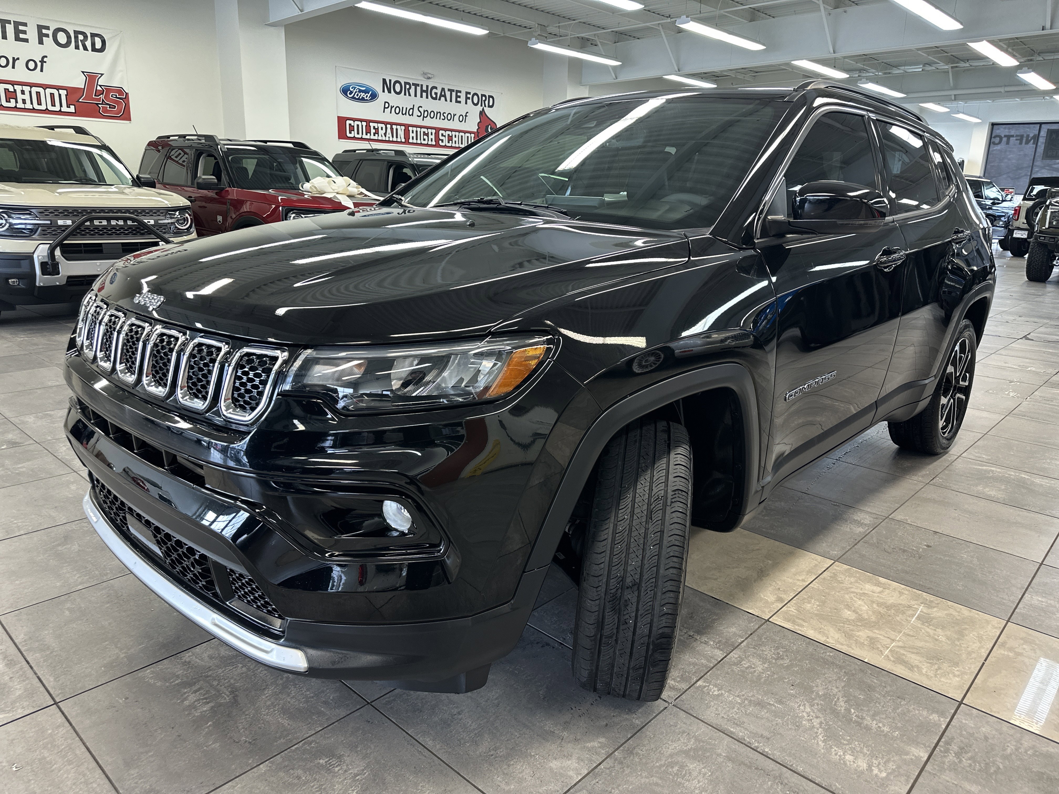 Used 2023 Jeep Compass Limited w/ Sun and Sound Group image 17