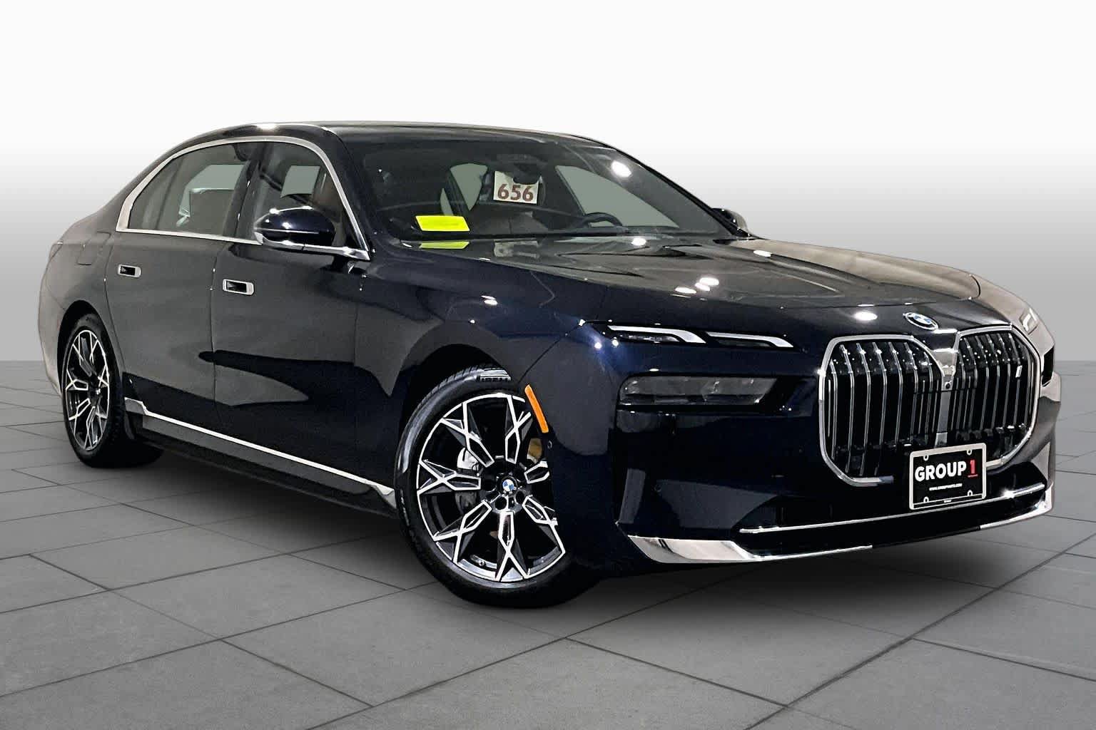 Used 2024 BMW i7 xDrive60 AWD/4WD image 2