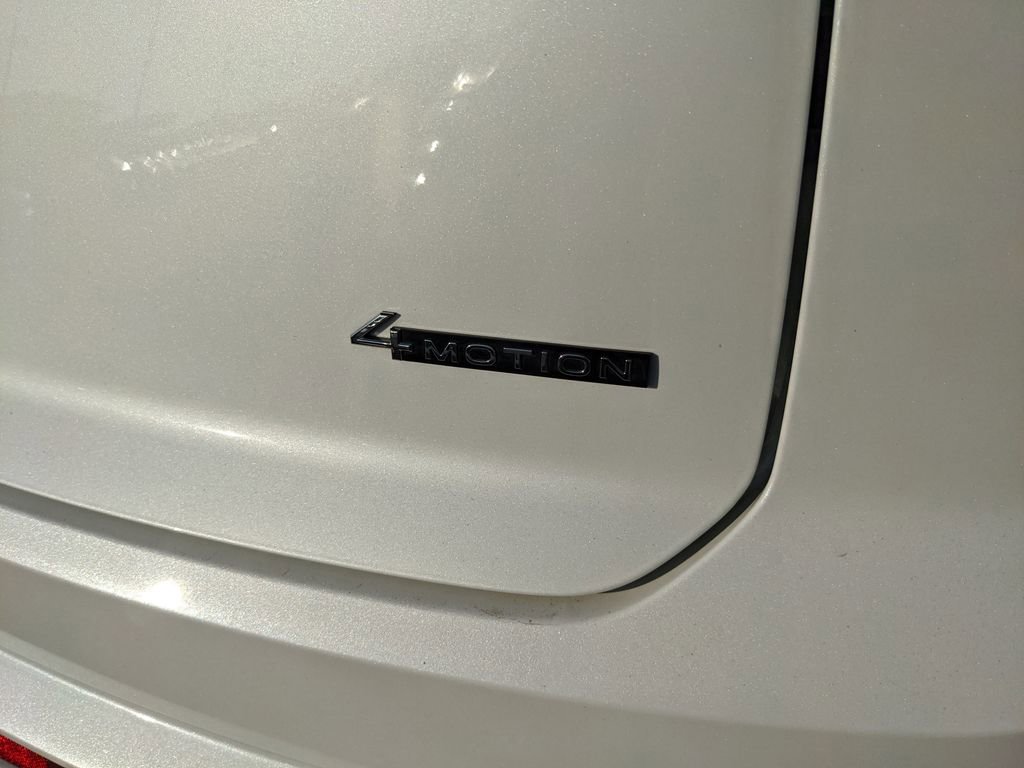 Used 2025 Volkswagen Atlas Cross Sport SEL Premium R-Line image 6