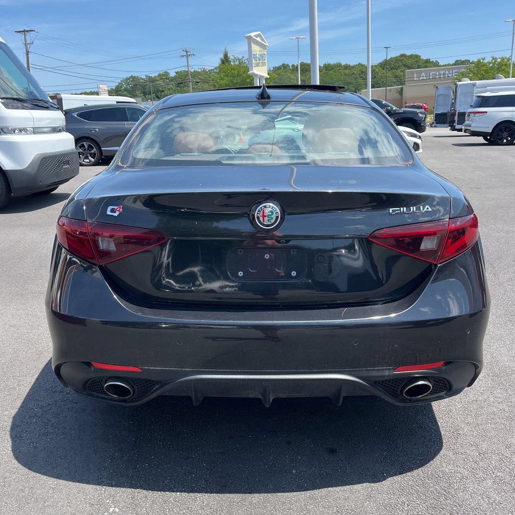 Used 2019 Alfa Romeo Giulia AWD image 5