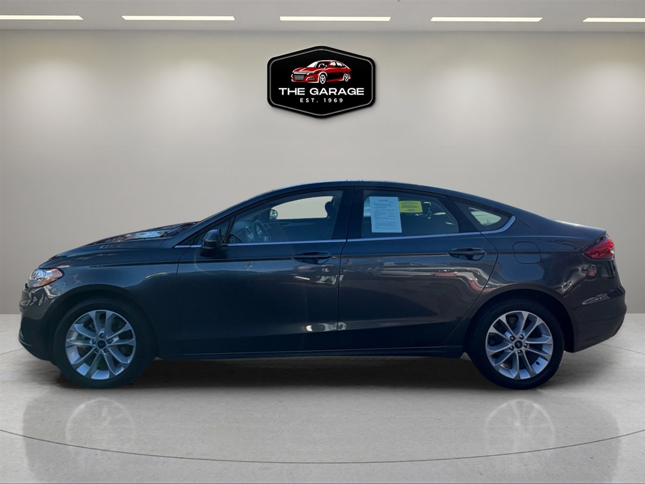 Used 2020 Ford Fusion SE image 5