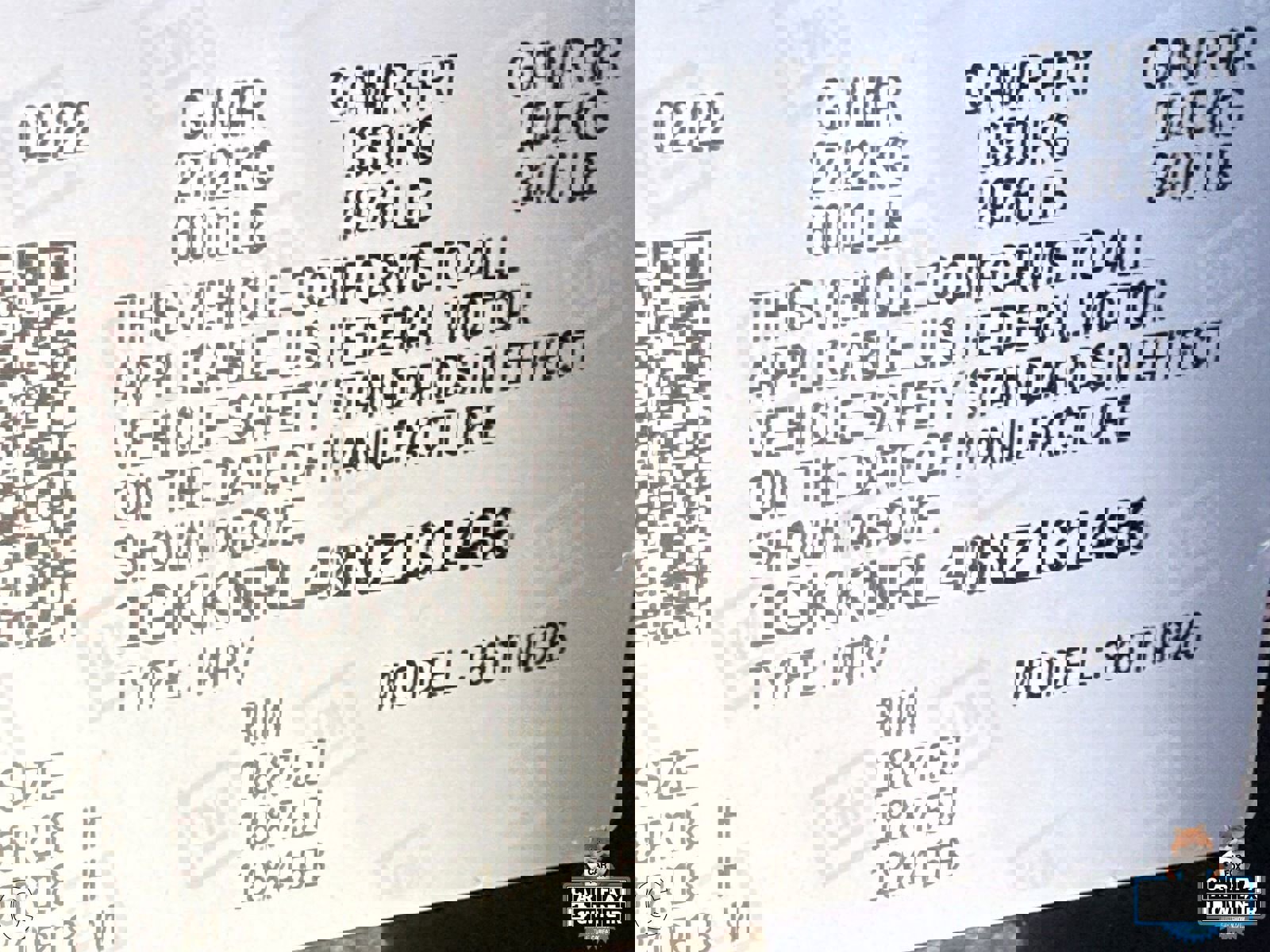 Used 2022 GMC Acadia SLE image 31