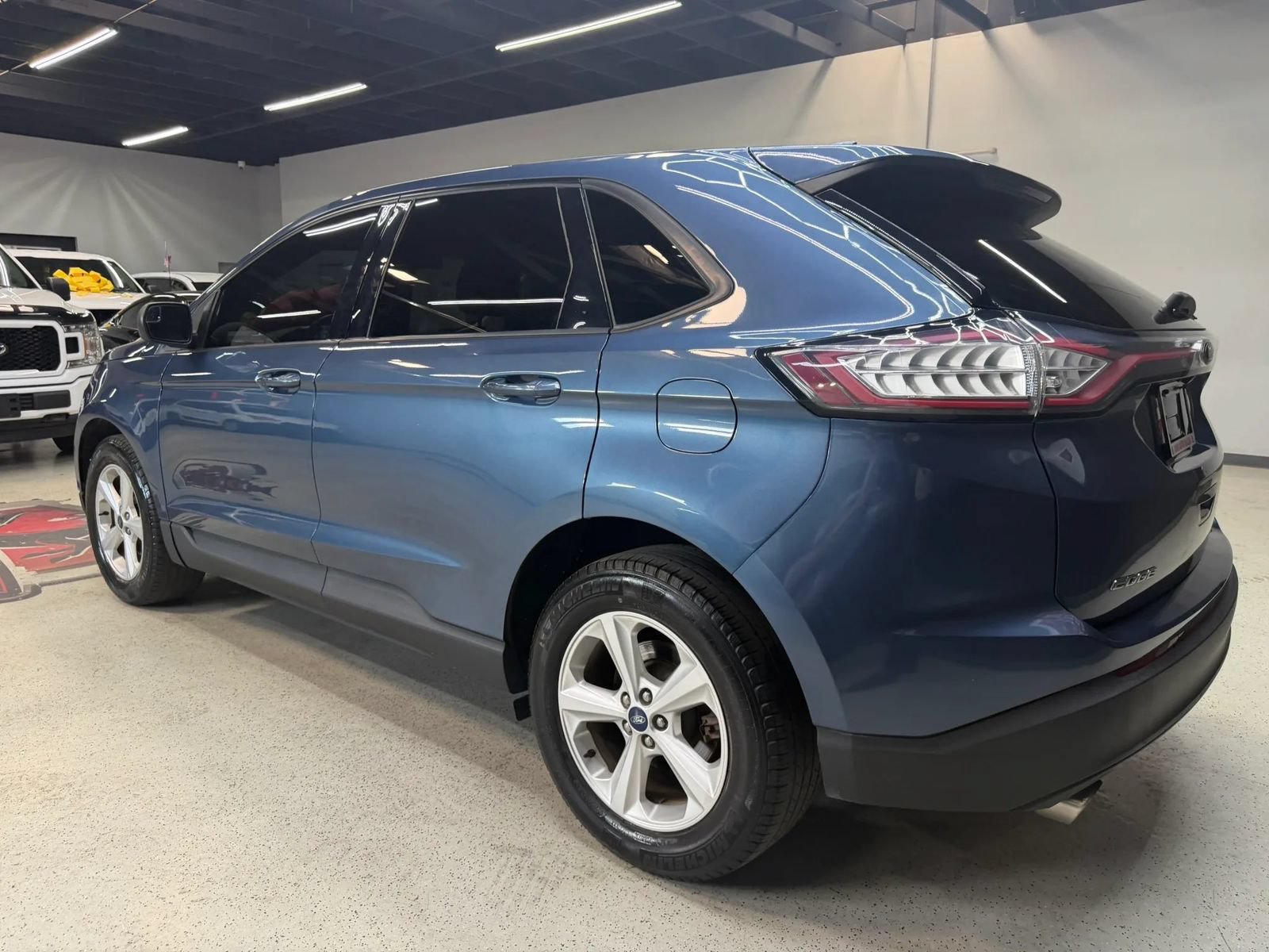 Used 2018 Ford Edge SE FWD image 15