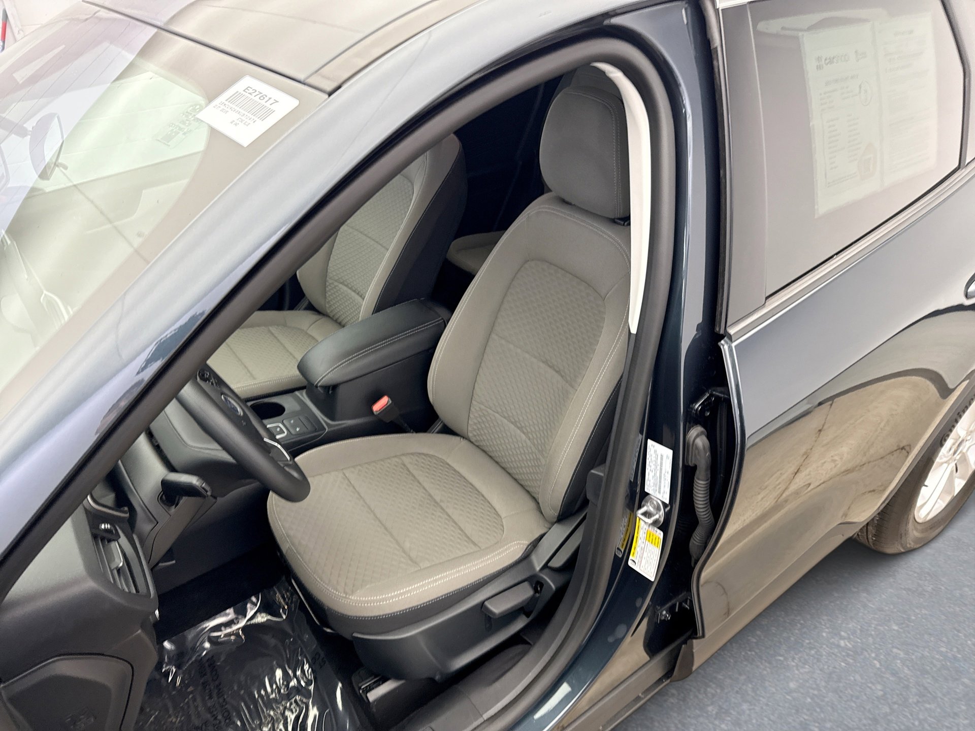 Used 2022 Ford Escape SE image 11