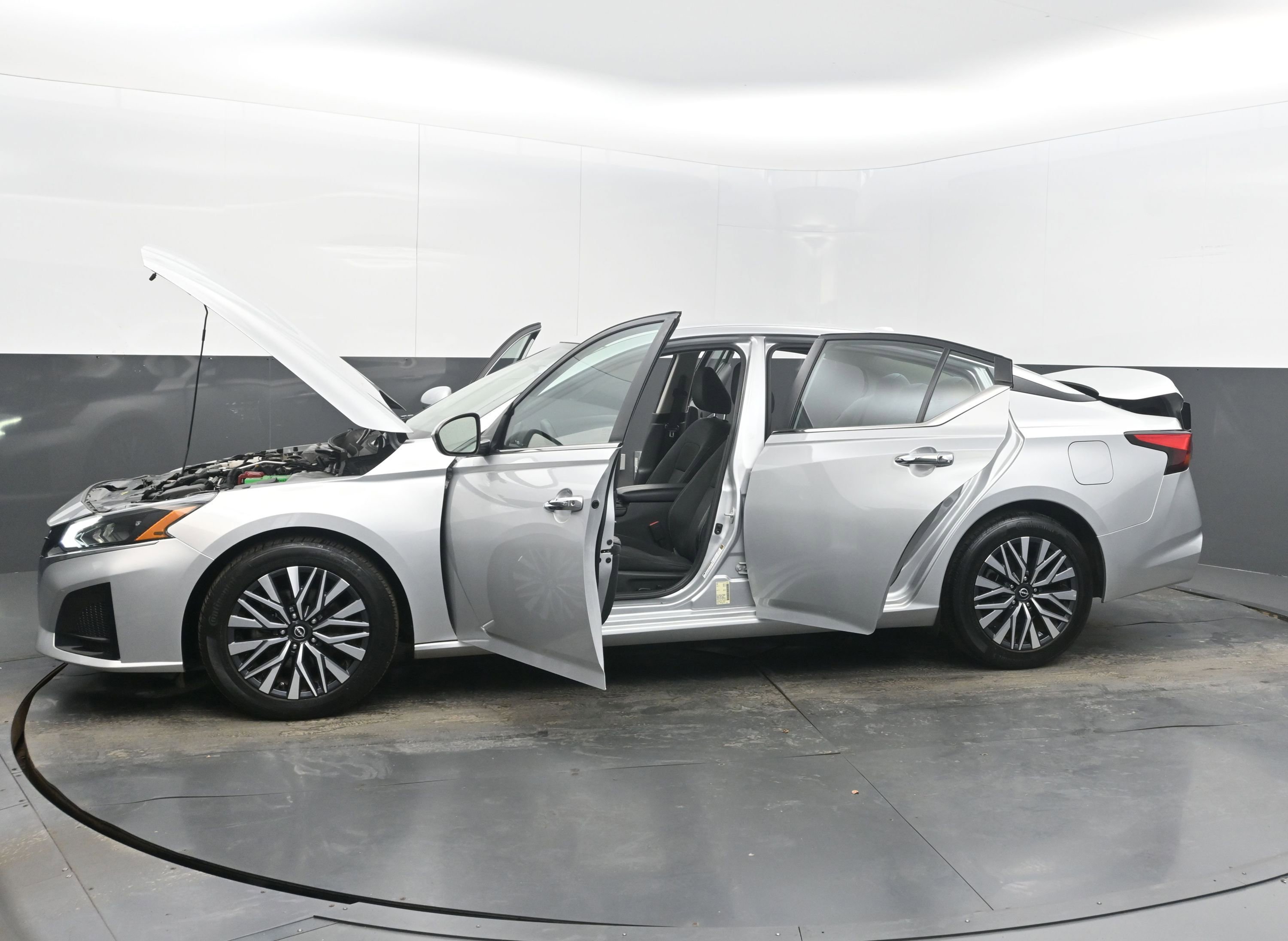 Used 2023 Nissan Altima 2.5 SV image 42