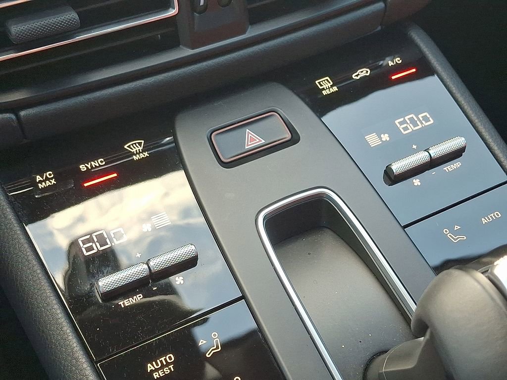 Certified 2025 Porsche Macan image 20