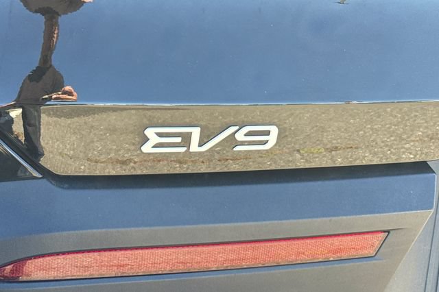 Certified 2024 Kia EV9 Light Long Range RWD image 37