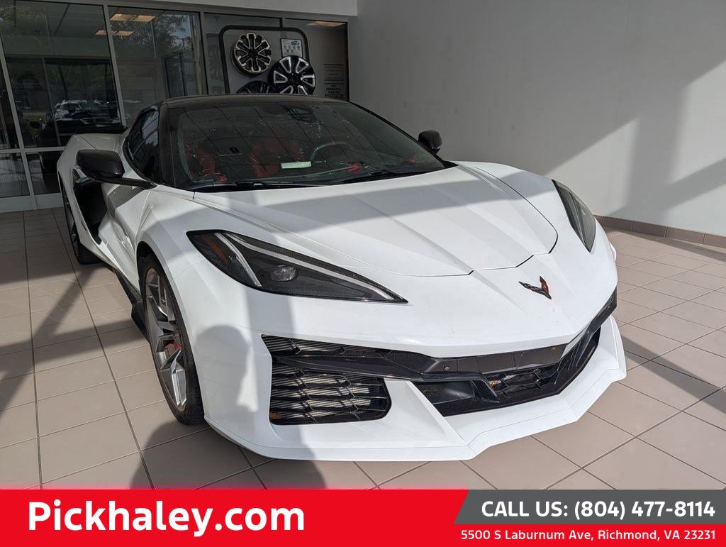 Used 2025 Chevrolet Corvette Z06 w/ Battery Protection Package RWD image 1