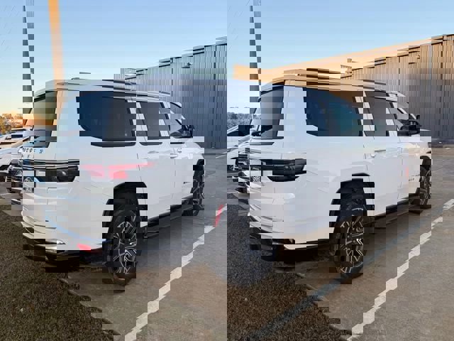 Used 2024 Jeep Wagoneer L Series II w/ Flexible Seating Group image 2