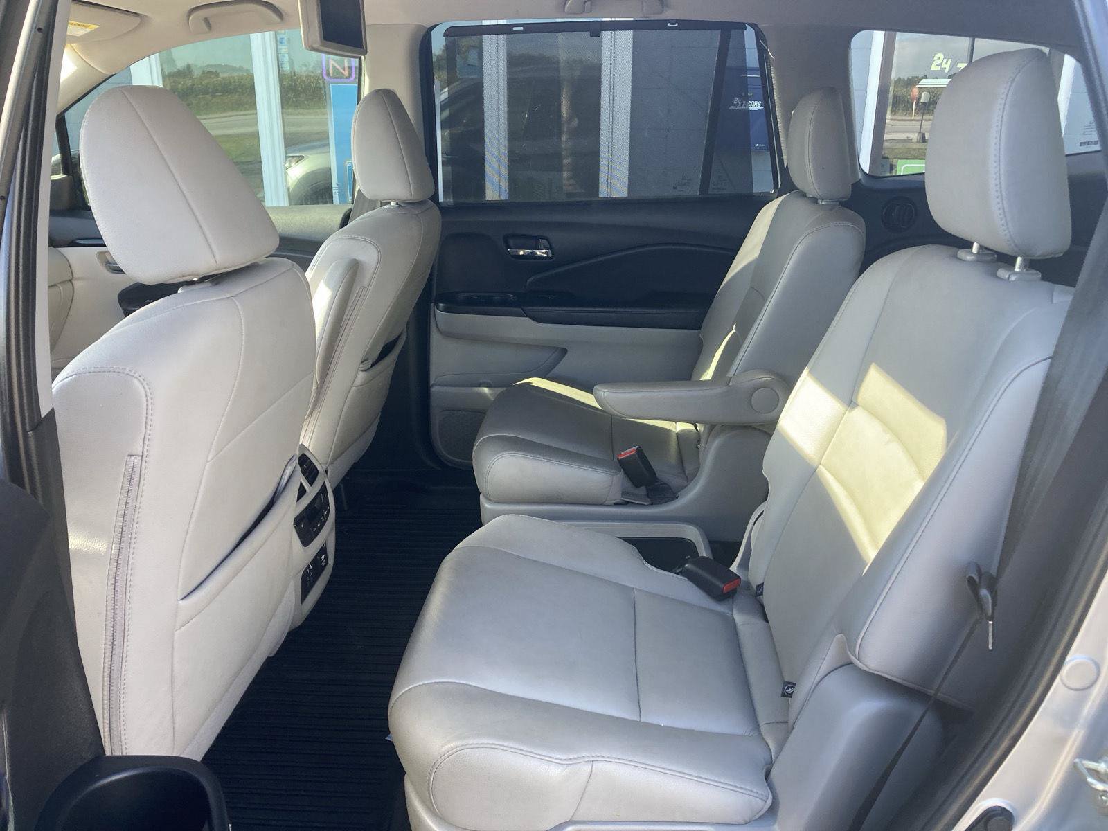 Used 2019 Honda Pilot Touring image 19