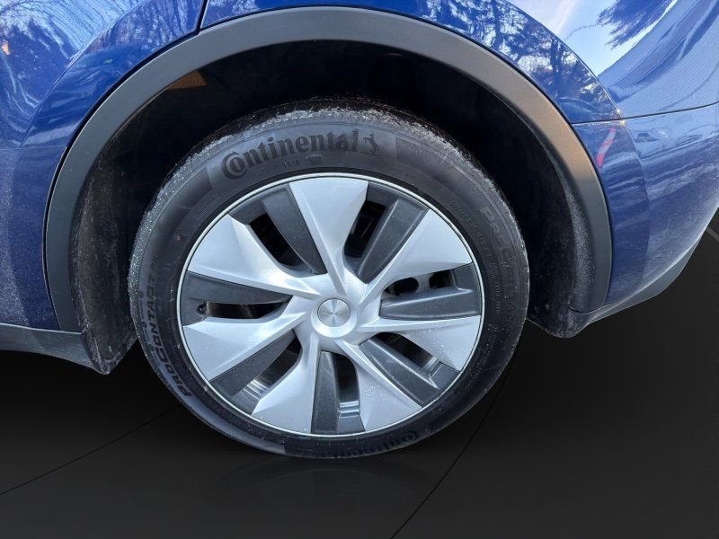 Used 2023 Tesla Model Y Long Range image 22