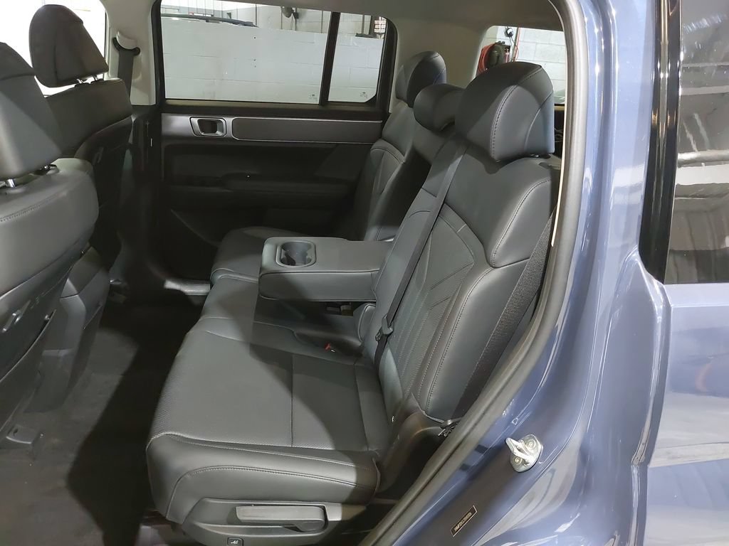 Used 2025 Hyundai Santa Fe SEL AWD/4WD image 15