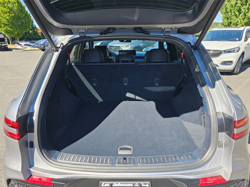 Used 2025 Genesis GV70 3.5T Sport w/ Sport Prestige Package image 17