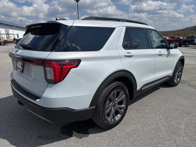 New 2025 Ford Explorer Active image 3