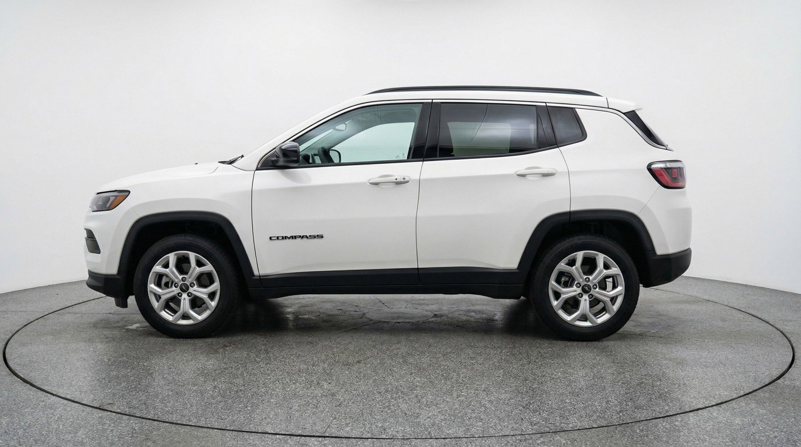Used 2025 Jeep Compass Latitude image 5