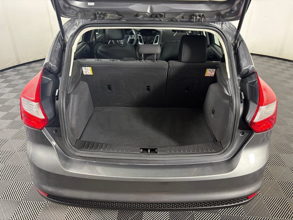 Used 2012 Ford Focus SE FWD image 26