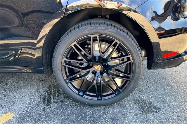 New 2026 Porsche Macan GTS image 16