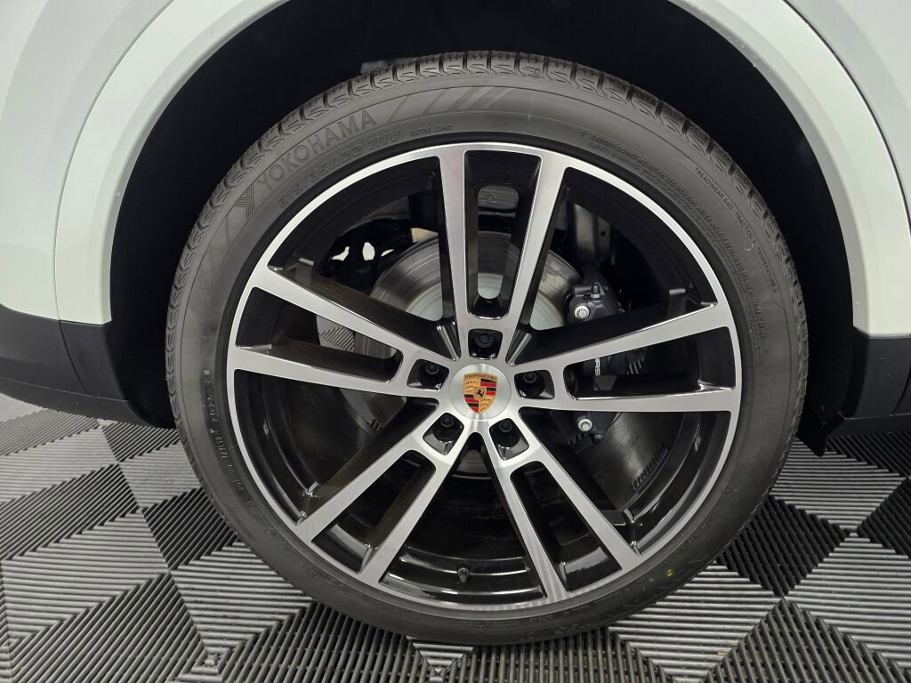New 2026 Porsche Cayenne image 23