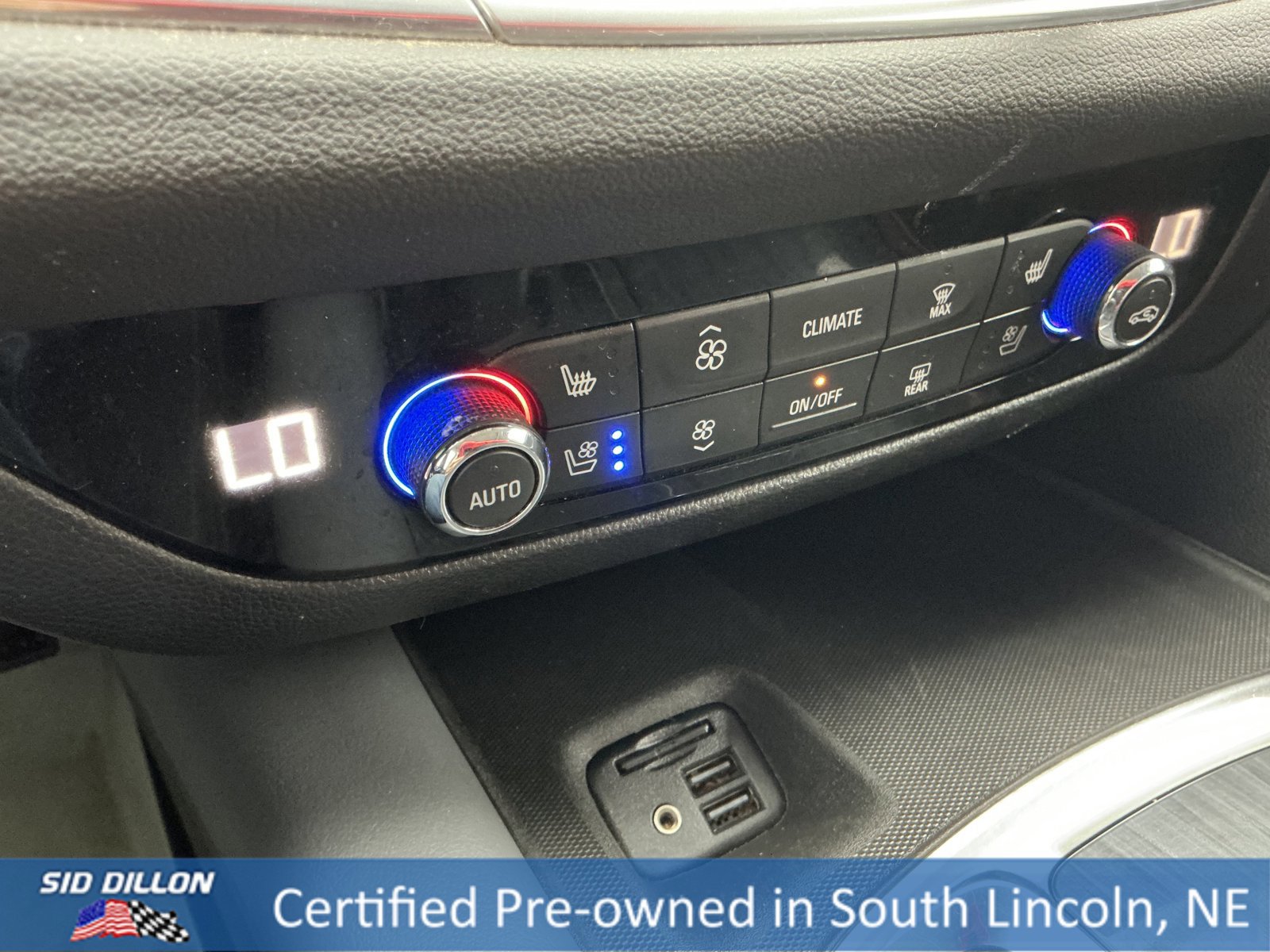 Used 2021 Buick Enclave Premium w/ Sun and Sites Package image 11