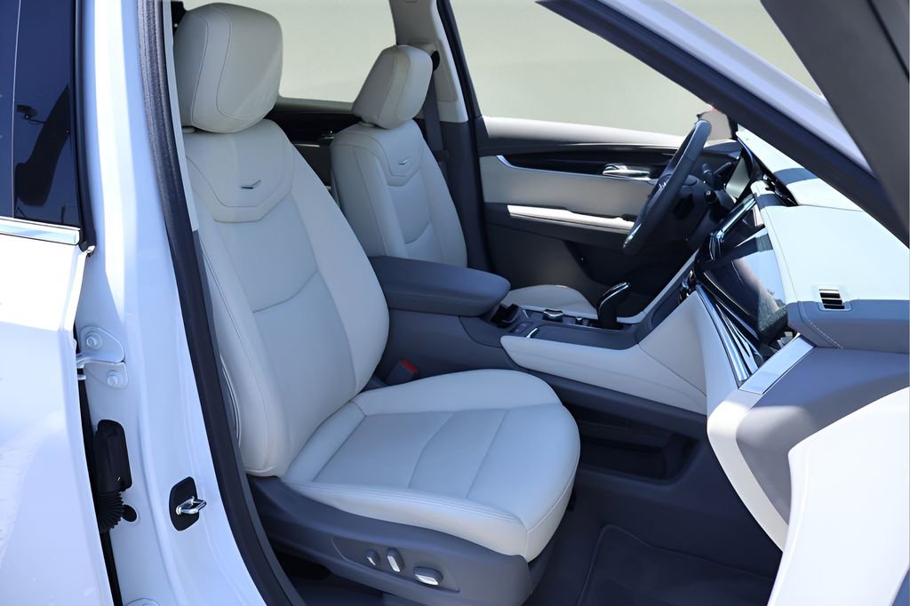 Used 2023 Cadillac XT6 Premium Luxury FWD image 18