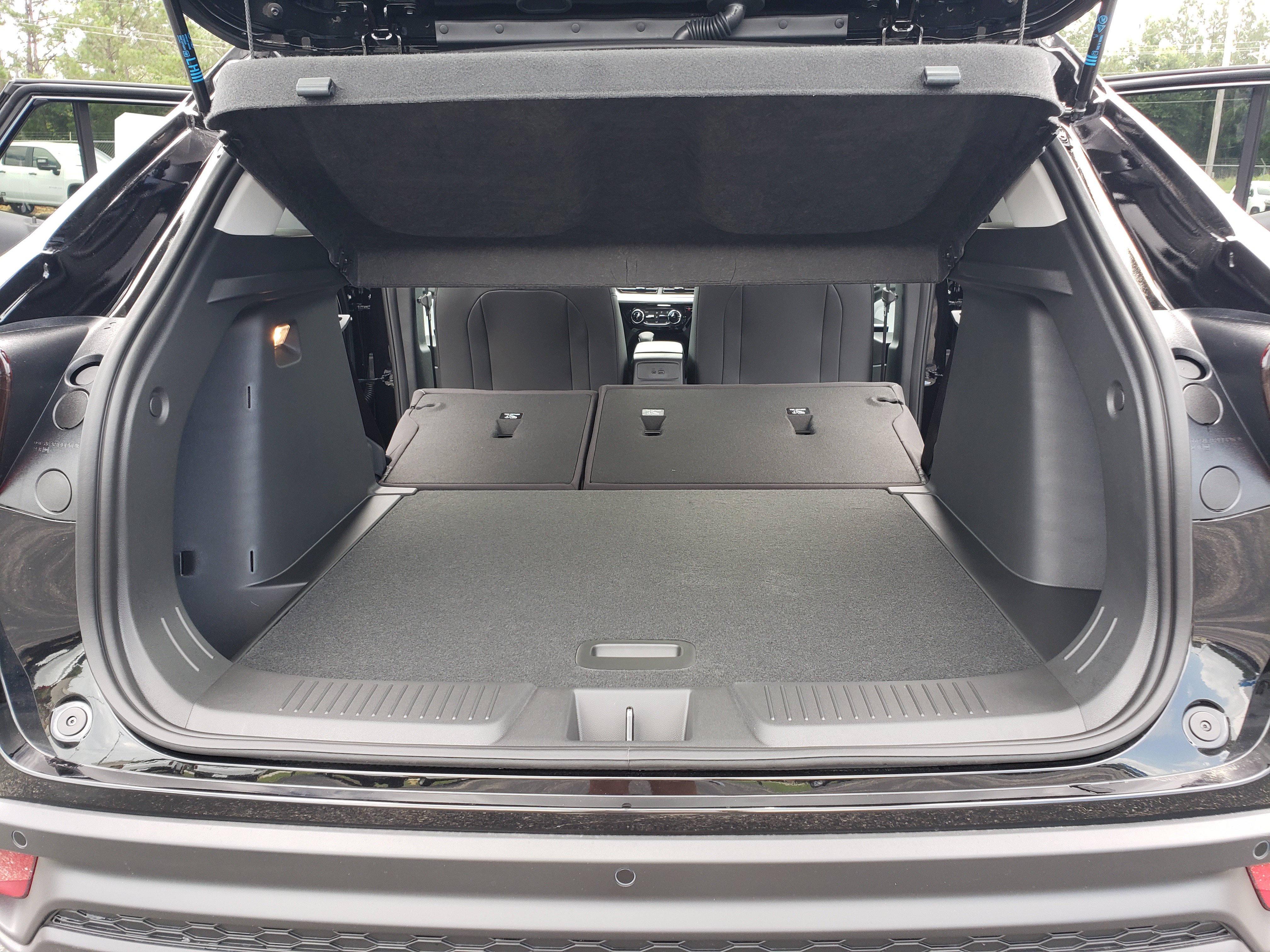 New 2026 Chevrolet Trax LT w/ Driver Confidence Package FWD image 12