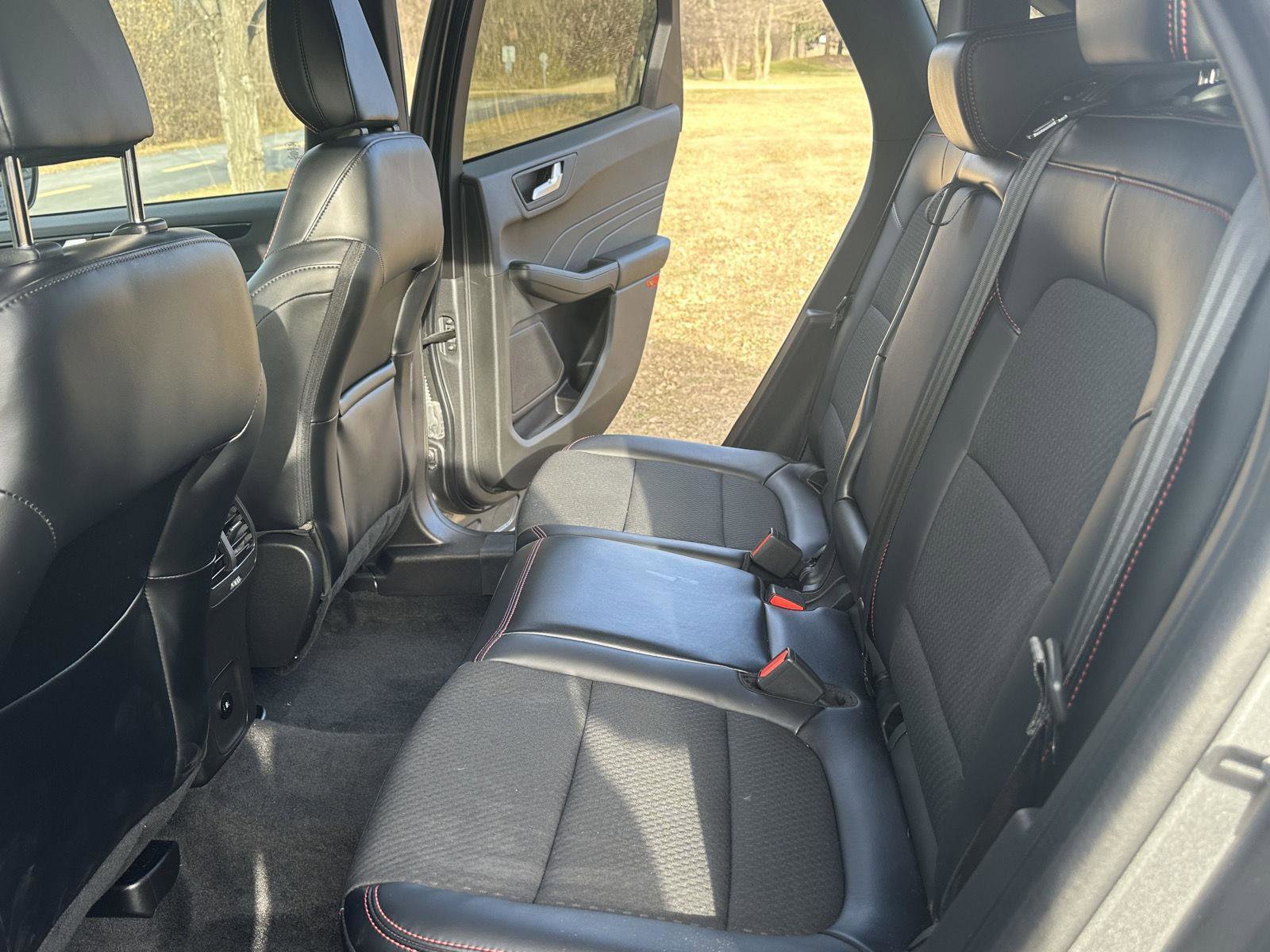 Used 2024 Ford Escape ST-Line AWD/4WD image 3