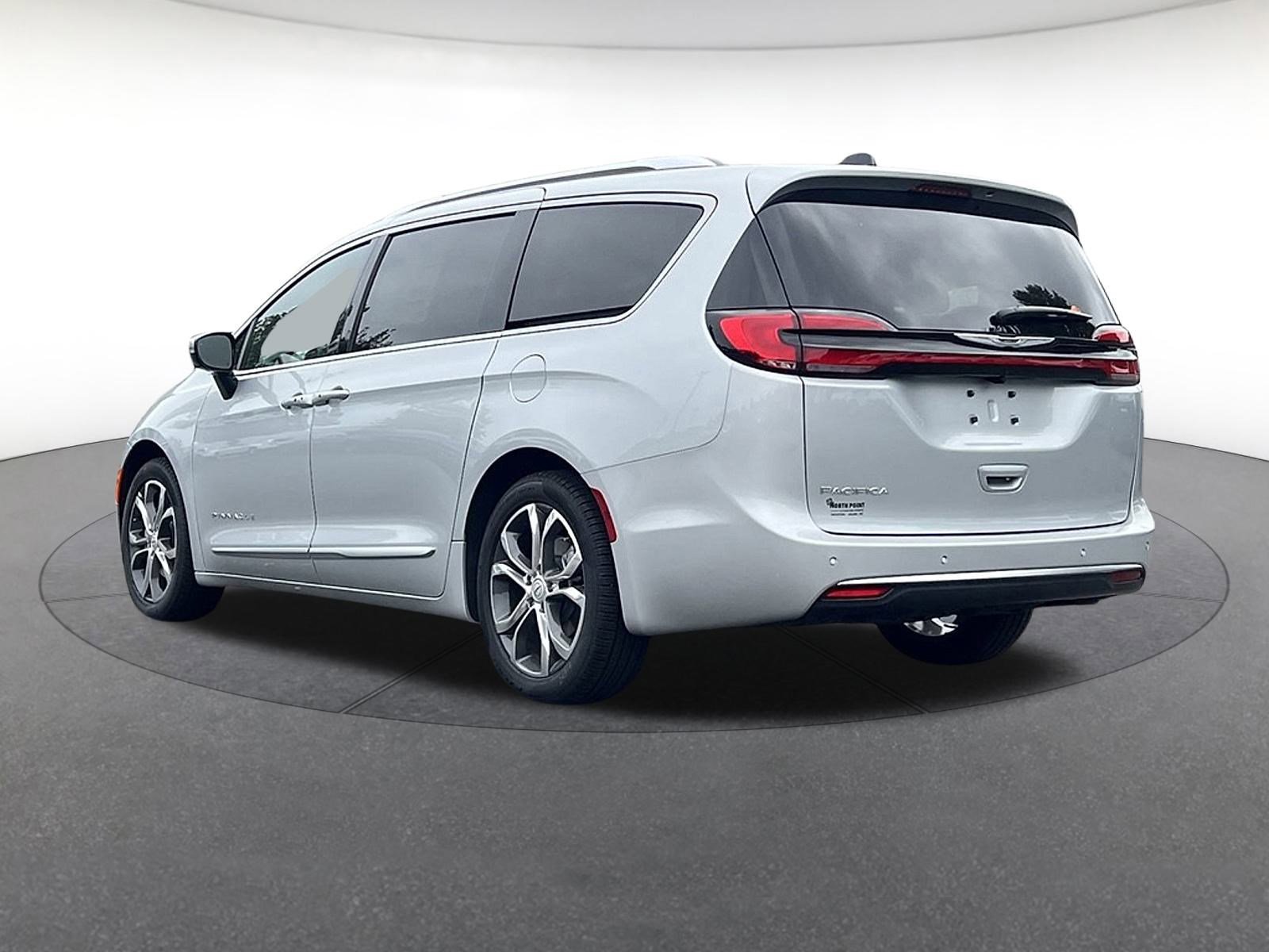 New 2026 Chrysler Pacifica Pinnacle image 32