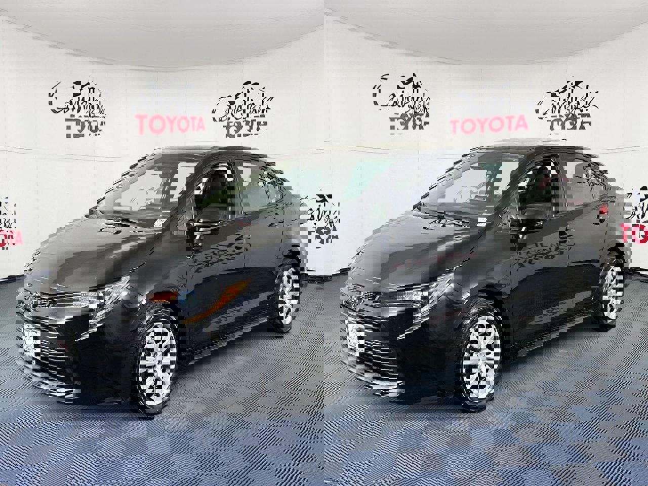 Used 2024 Toyota Corolla LE image 2