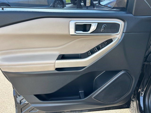 Used 2023 Ford Explorer XLT w/ Equipment Group 202A RWD image 11