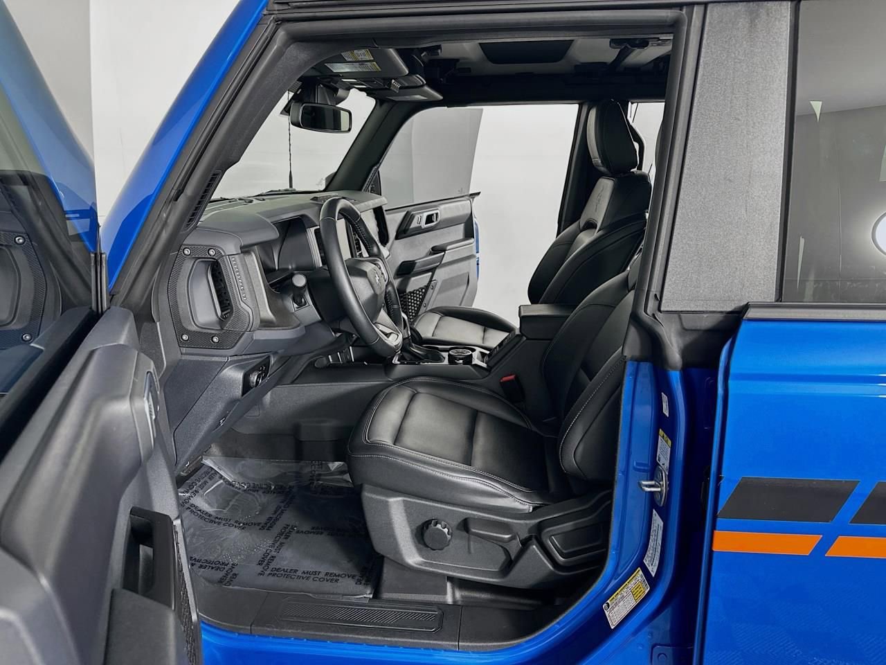 Used 2025 Ford Bronco Badlands image 9