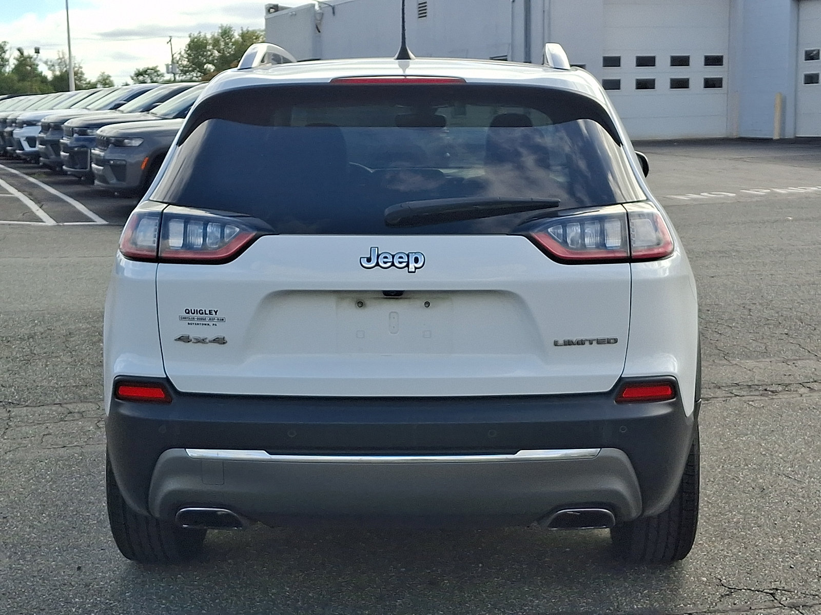 Used 2019 Jeep Cherokee Limited AWD/4WD image 5