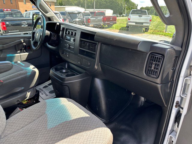 Used 2017 Chevrolet Express 2500 RWD image 34
