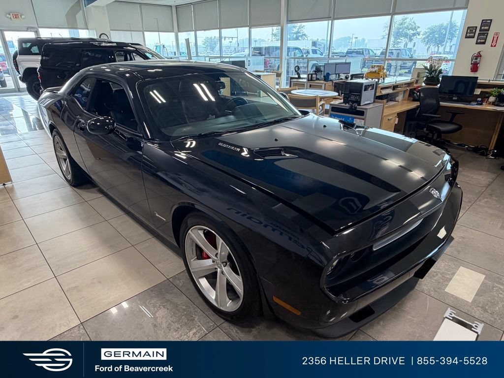 Used 2009 Dodge Challenger SRT8 RWD image 2