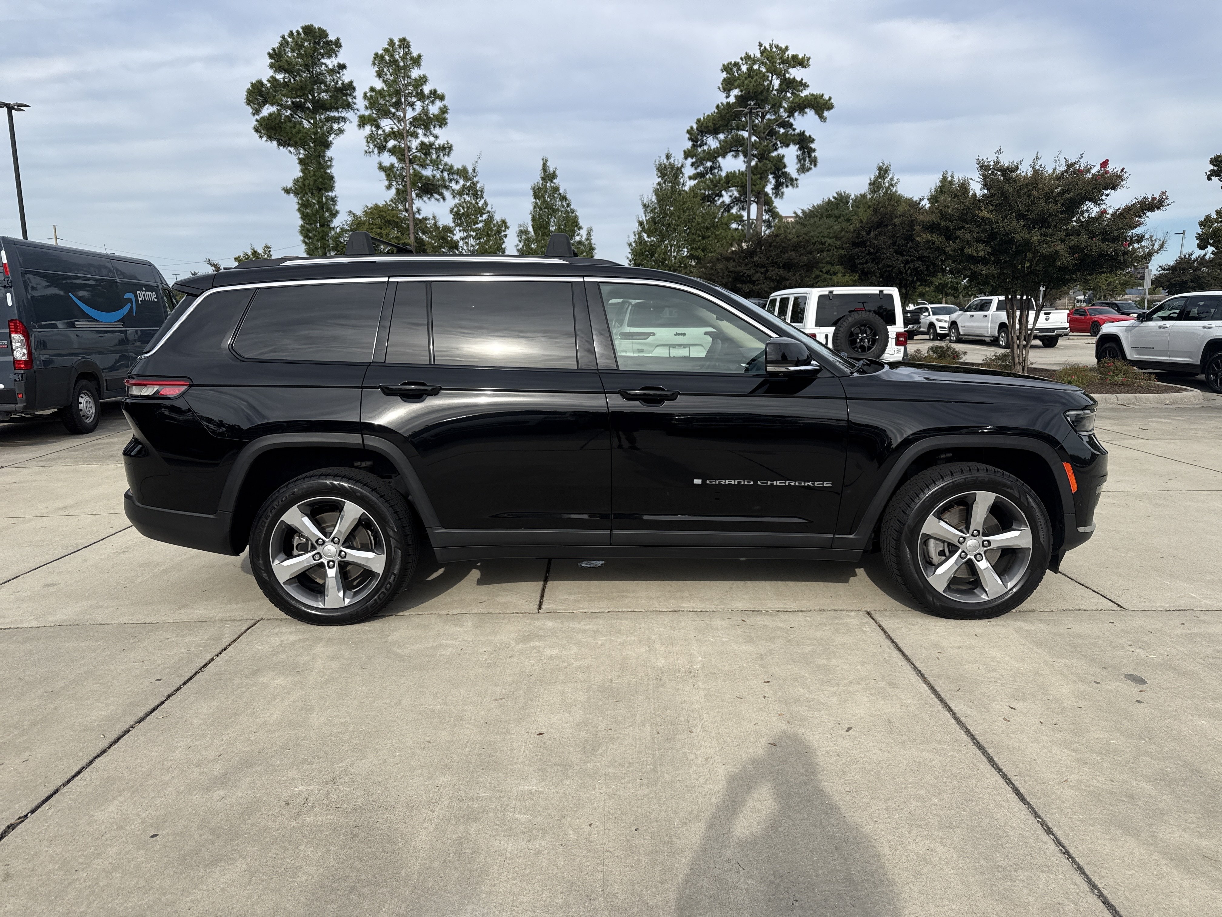 Used 2022 Jeep Grand Cherokee L Limited w/ Luxury Tech Group II AWD/4WD image 10