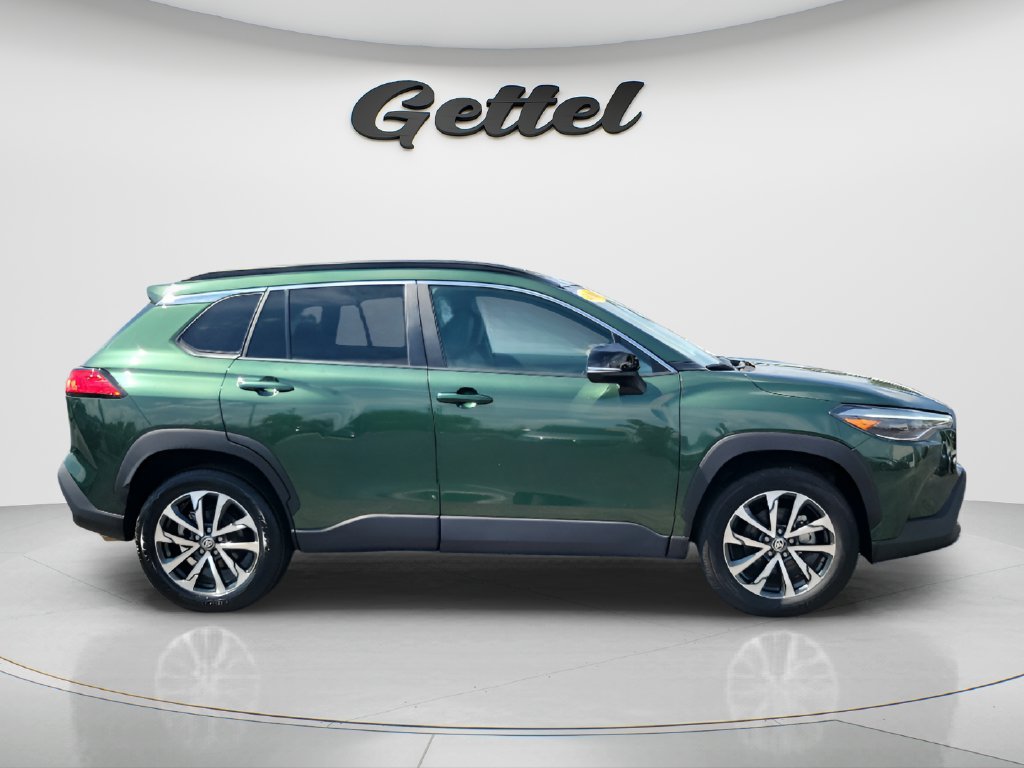 Used 2025 Toyota Corolla Cross XLE AWD/4WD image 4